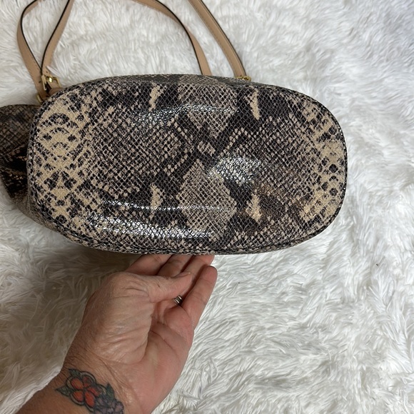 Micheal Kors Leather / Snakeskin (Python) Tote Bag - Picture 5 of 7